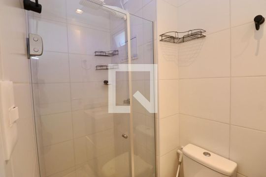 Banheiro de apartamento para alugar com 1 quarto, 29m² em Caminho das Árvores, Salvador