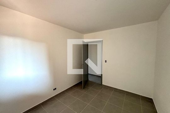 Quarto  de casa para alugar com 2 quartos, 54m² em Jardim Dayse, Ferraz de Vasconcelos