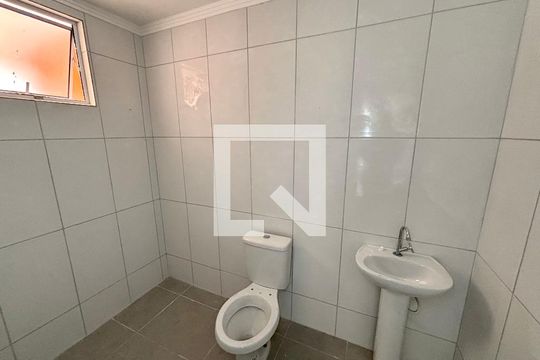 Banheiro  de casa para alugar com 1 quarto, 36m² em Jardim Dayse, Ferraz de Vasconcelos