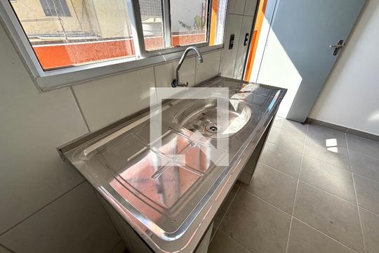 Sala- Cozinha  de casa para alugar com 1 quarto, 36m² em Jardim Dayse, Ferraz de Vasconcelos