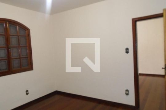 Quarto de casa à venda com 3 quartos, 360m² em Santa Monica, Belo Horizonte
