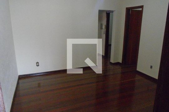 Quarto de casa à venda com 3 quartos, 360m² em Santa Monica, Belo Horizonte