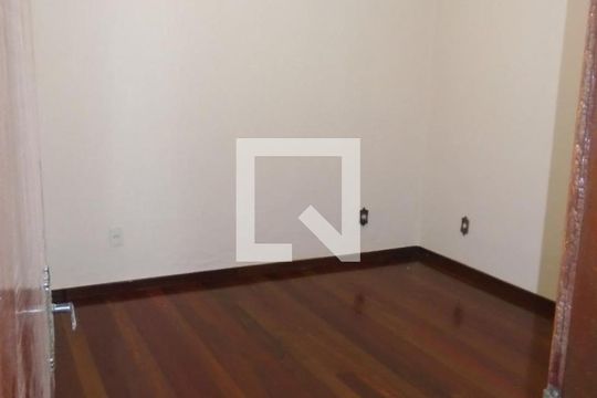 Quarto de casa à venda com 3 quartos, 360m² em Santa Monica, Belo Horizonte