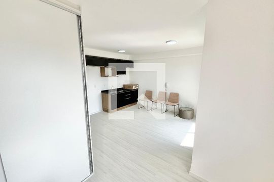 Sala/Quarto/Cozinha de kitnet/studio para alugar com 1 quarto, 31m² em Parada Inglesa, São Paulo