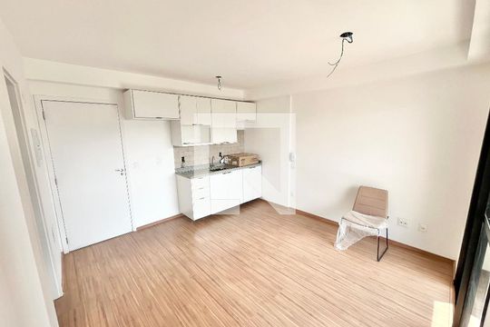 Sala/Quarto/Cozinha de kitnet/studio para alugar com 1 quarto, 31m² em Parada Inglesa, São Paulo