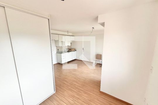 Sala/Quarto/Cozinha de kitnet/studio para alugar com 1 quarto, 31m² em Parada Inglesa, São Paulo