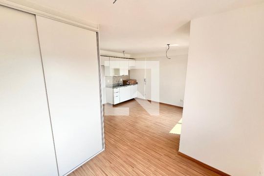 Sala/Quarto/Cozinha de kitnet/studio para alugar com 1 quarto, 31m² em Parada Inglesa, São Paulo