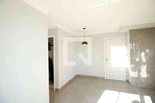 Sala de apartamento à venda com 2 quartos, 48m² em Vaz Lobo, Rio de Janeiro