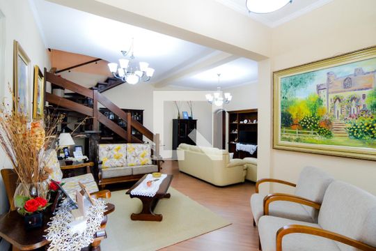 Casa à venda com 3 quartos, 350m² em Vila Galvão, Guarulhos
