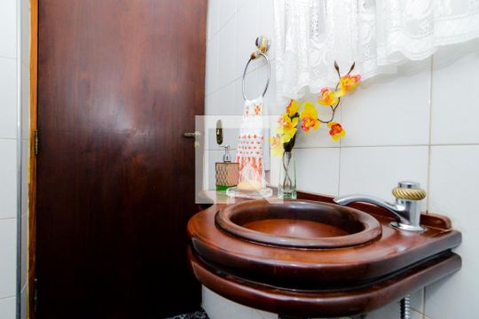 Lavabo de casa à venda com 3 quartos, 350m² em Vila Galvão, Guarulhos