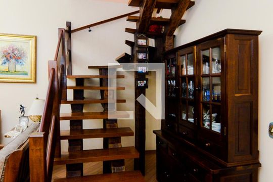Sala de casa à venda com 3 quartos, 350m² em Vila Galvão, Guarulhos