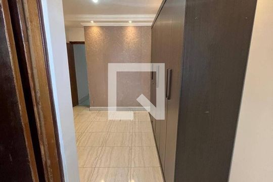 Quarto de casa à venda com 3 quartos, 120m² em Jardim Santa Teresinha, São Paulo