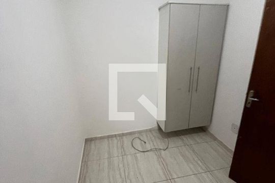 Quarto de casa à venda com 3 quartos, 120m² em Jardim Santa Teresinha, São Paulo
