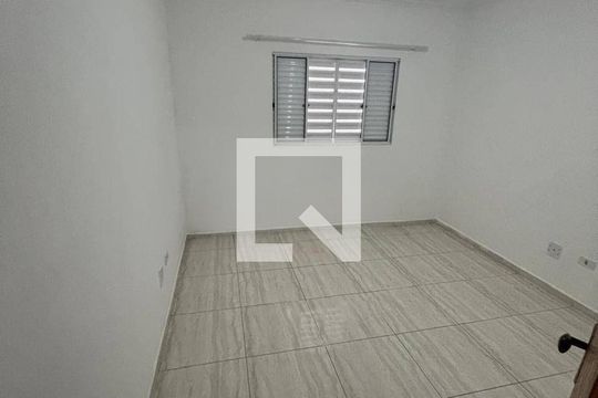 Quarto de casa à venda com 3 quartos, 120m² em Jardim Santa Teresinha, São Paulo