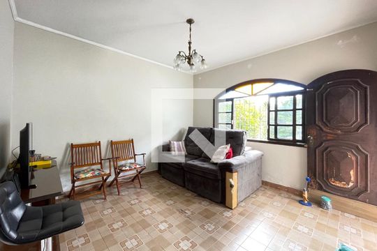 Casa para alugar com 3 quartos, 250m² em Vila Nossa Senhora do Retiro, São Paulo