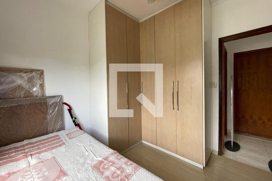 Casa para alugar com 3 quartos, 250m² em Vila Nossa Senhora do Retiro, São Paulo