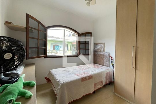 Casa para alugar com 3 quartos, 250m² em Vila Nossa Senhora do Retiro, São Paulo