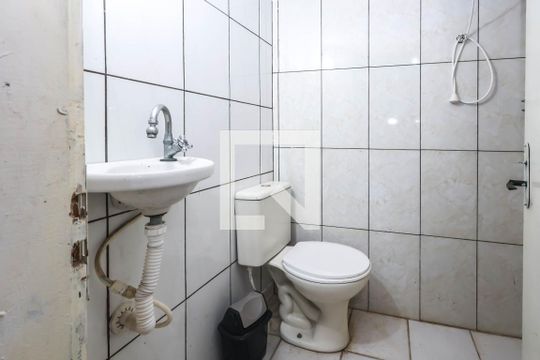 Banheiro de casa para alugar com 1 quarto, 28m² em Vila São José, São Paulo