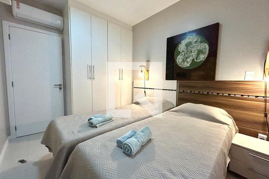 Quarto de apartamento para alugar com 2 quartos, 80m² em Lagoa Pequena, Florianópolis