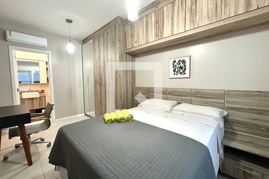 Suíte  de apartamento para alugar com 2 quartos, 80m² em Lagoa Pequena, Florianópolis