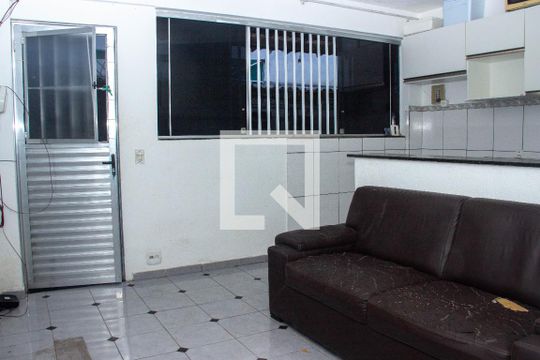 Sala/Cozinha de apartamento para alugar com 1 quarto, 50m² em Jardim Flamboyant, Cabo Frio