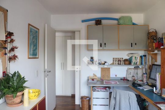 Quarto 1 de apartamento para alugar com 4 quartos, 132m² em Vila Ipojuca, São Paulo