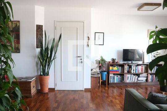 Sala de apartamento para alugar com 4 quartos, 132m² em Vila Ipojuca, São Paulo