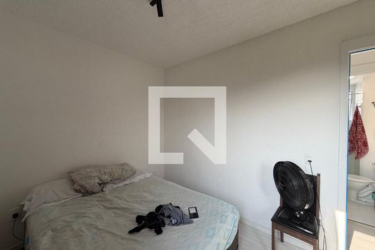 Quarto 1 de apartamento para alugar com 2 quartos, 61m² em Taquara, Rio de Janeiro
