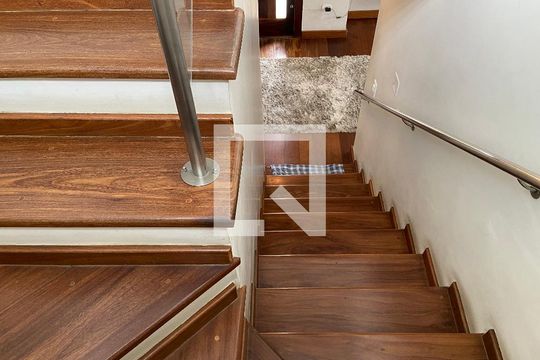 Sala - Escada de casa à venda com 3 quartos, 278m² em Jaguaribe, Osasco