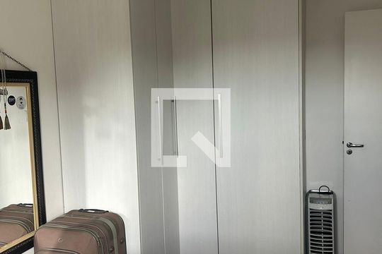 Quarto de apartamento à venda com 2 quartos, 55m² em Taboão, Diadema