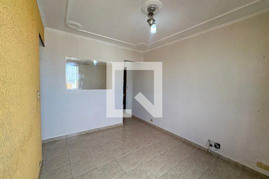Apartamento à venda com 3 quartos, 77m² em Jardim Santa Josefina, São Paulo
