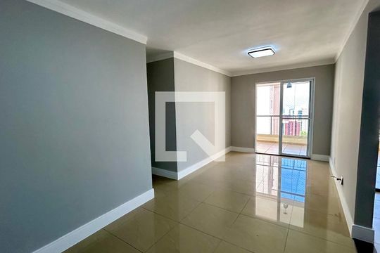 Sala de apartamento para alugar com 3 quartos, 83m² em Jardim Zaira, Guarulhos