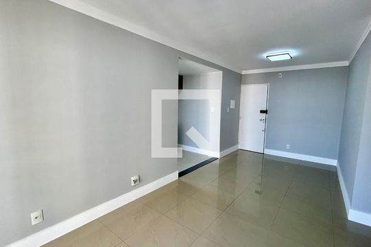 Sala de apartamento para alugar com 3 quartos, 83m² em Jardim Zaira, Guarulhos