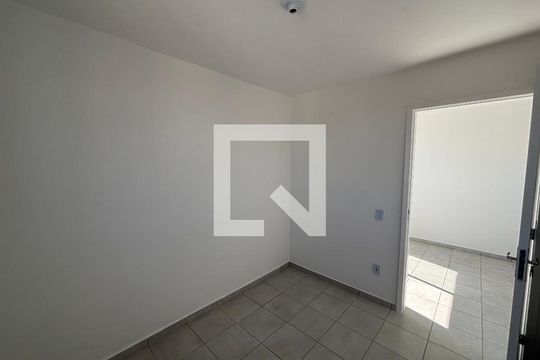 Quarto 1 de apartamento para alugar com 2 quartos, 49m² em Jardim Lourdes, Ferraz de Vasconcelos