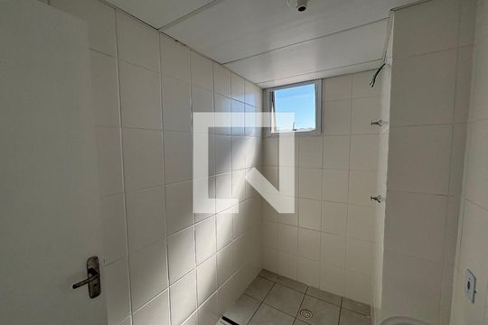Banheiro de apartamento para alugar com 2 quartos, 49m² em Jardim Lourdes, Ferraz de Vasconcelos