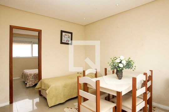 Sala 1 de apartamento para alugar com 2 quartos, 87m² em Santana, Porto Alegre