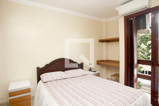 Quarto 1 de apartamento para alugar com 2 quartos, 87m² em Santana, Porto Alegre