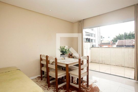 Sala 1 de apartamento para alugar com 2 quartos, 87m² em Santana, Porto Alegre