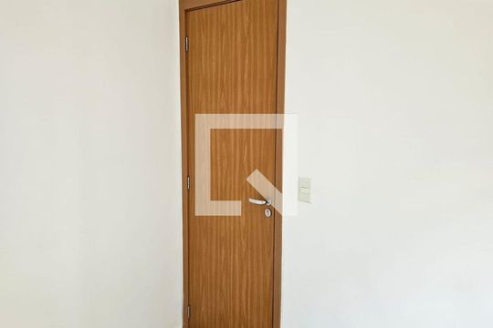 Quarto de apartamento à venda com 2 quartos, 44m² em Tropical, Contagem