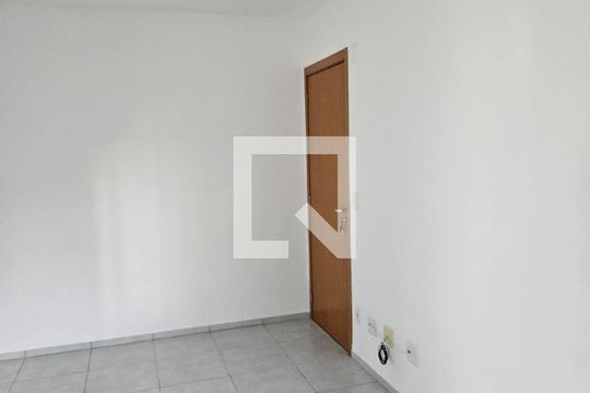 Quarto de apartamento à venda com 2 quartos, 44m² em Tropical, Contagem