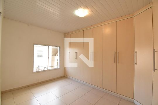 Quarto 2 de casa para alugar com 3 quartos, 282m² em Ahú, Curitiba