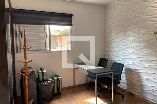 Quarto 1 de casa para alugar com 1 quarto, 68m² em Vila Nova Alba, São Paulo