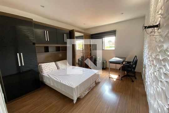 Quarto 1 de casa para alugar com 1 quarto, 68m² em Vila Nova Alba, São Paulo