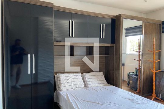 Quarto 1 de casa para alugar com 1 quarto, 68m² em Vila Nova Alba, São Paulo