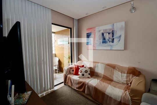 Sala de apartamento para alugar com 3 quartos, 76m² em Stiep, Salvador