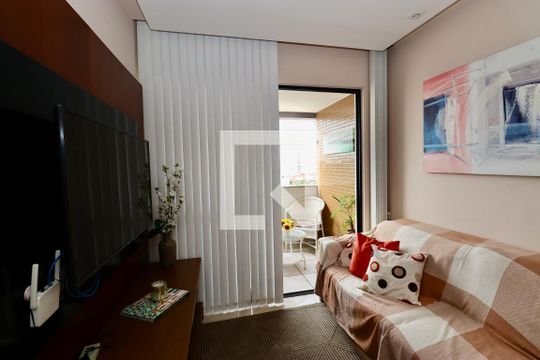 Sala de apartamento para alugar com 3 quartos, 76m² em Stiep, Salvador