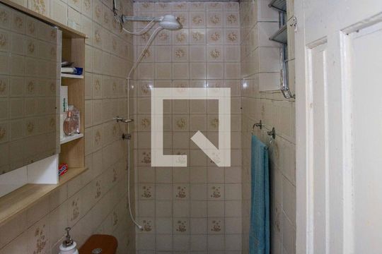 Banheiro Casa 1 de casa à venda com 4 quartos, 250m² em Centro, Diadema