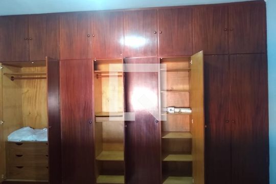 Quarto de casa à venda com 3 quartos, 263m² em Jardim Dabril, Osasco