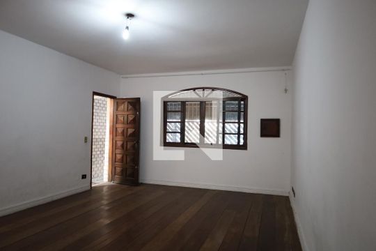Casa para alugar com 4 quartos, 140m² em Vila Friburgo, São Paulo