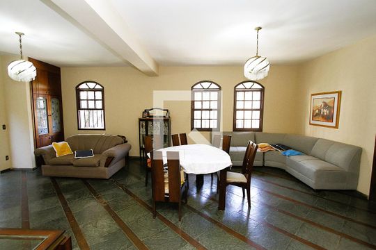 Casa à venda com 6 quartos, 420m² em Santa Lúcia, Belo Horizonte